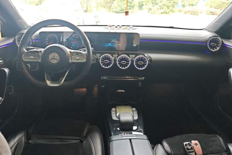 Used Mercedes-Benz A-Class 2020 Restyled A 200 L Sport Sedan Fashion Version Center Console