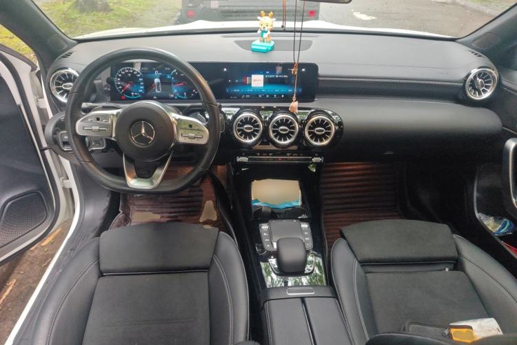 Used Mercedes-Benz A-Class 2020 Restyled A 200 L Sport Sedan Fashion Version Center Console