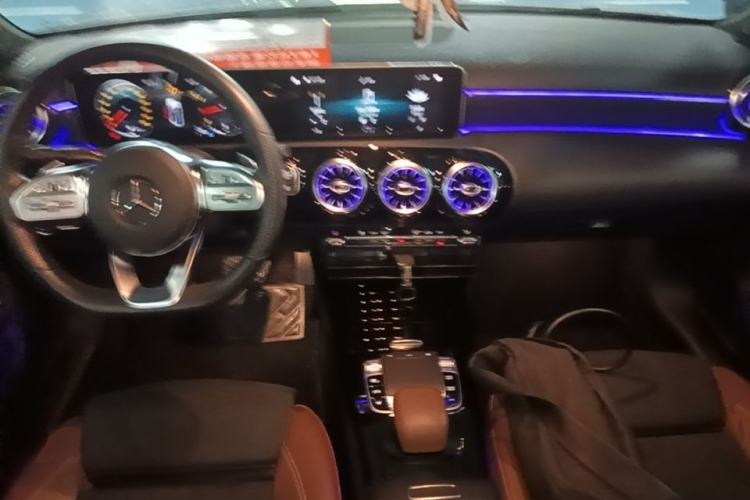 Used Mercedes-Benz A-Class 2020 Restyled A 200 L Sport Sedan Fashion Version Center Console