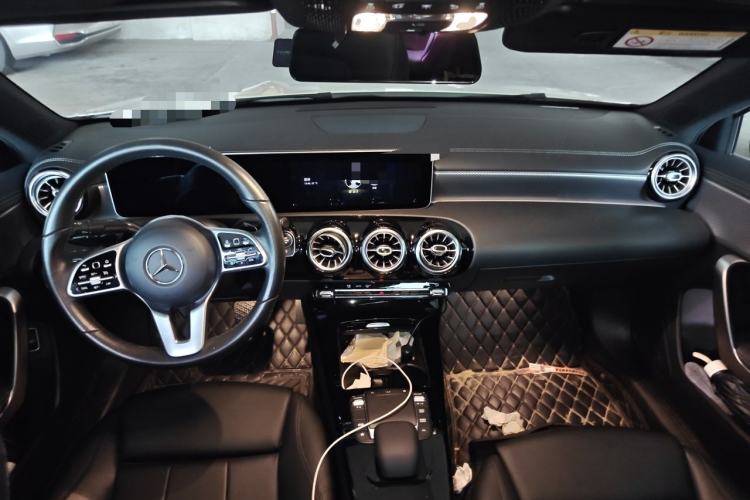 Used Mercedes-Benz A-Class 2020 Facelift A 180 L Sport Sedan Special Configuration Center Console