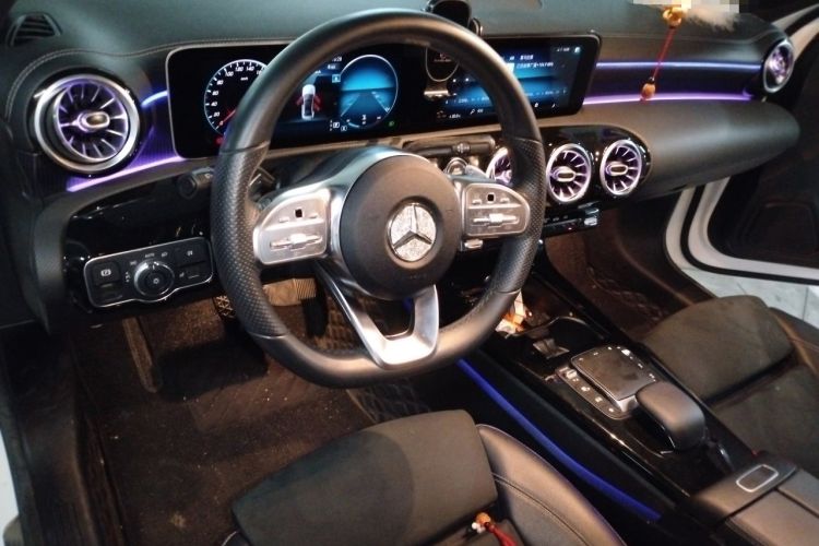 Used Mercedes-Benz A-Class 2020 Restyled A 200 L Sport Sedan Fashion Version Center Console