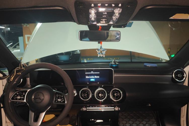 Used Mercedes-Benz A-Class 2020 Facelift A 180 L Sport Sedan Special Configuration Center Console