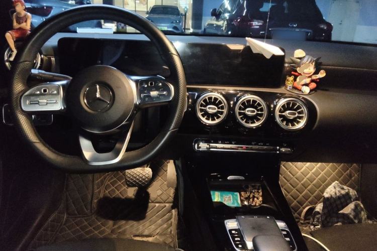 Used Mercedes-Benz A-Class 2020 Restyled A 200 L Sport Sedan Fashion Version Center Console