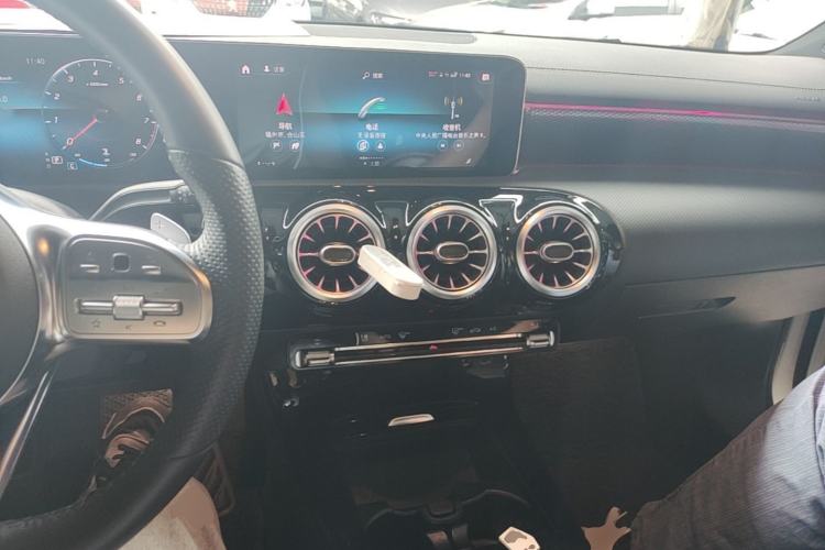 Used Mercedes-Benz A-Class 2020 Restyled A 200 L Sport Sedan Fashion Version Center Console