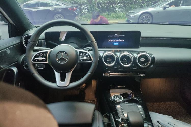 Used Mercedes-Benz A-Class 2020 Restyled A 200 L Sport Sedan Fashion Version Center Console