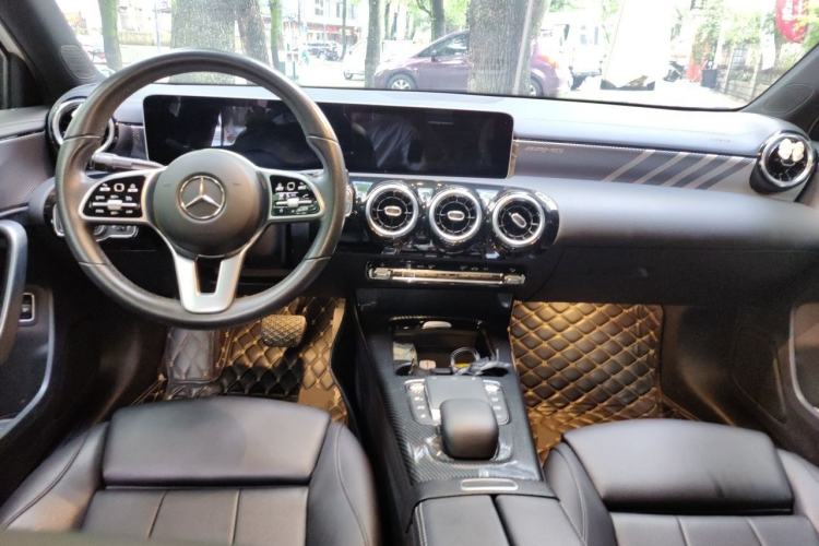 Used Mercedes-Benz A-Class 2020 Facelift A 180 L Sport Sedan Special Configuration Center Console