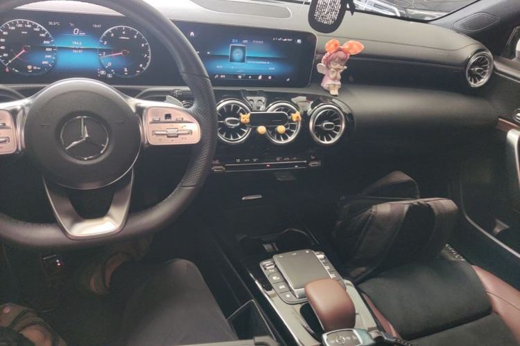 Used Mercedes-Benz A-Class 2020 Restyled A 200 L Sport Sedan Fashion Version Center Console