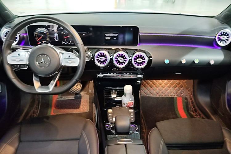 Used Mercedes-Benz A-Class 2020 Restyled A 200 L Sport Sedan Fashion Version Center Console