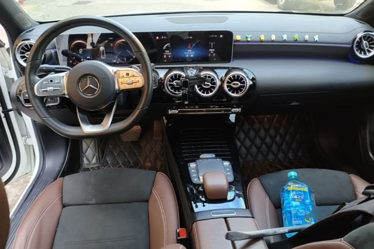 Used Mercedes-Benz A-Class 2020 Restyled A 200 L Sport Sedan Fashion Version Center Console