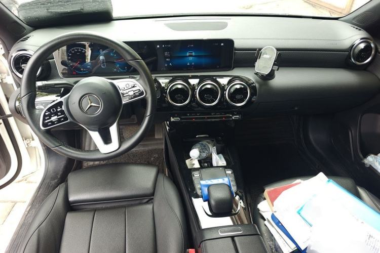 Used Mercedes-Benz A-Class 2020 Facelift A 180 L Sport Sedan Special Configuration Center Console