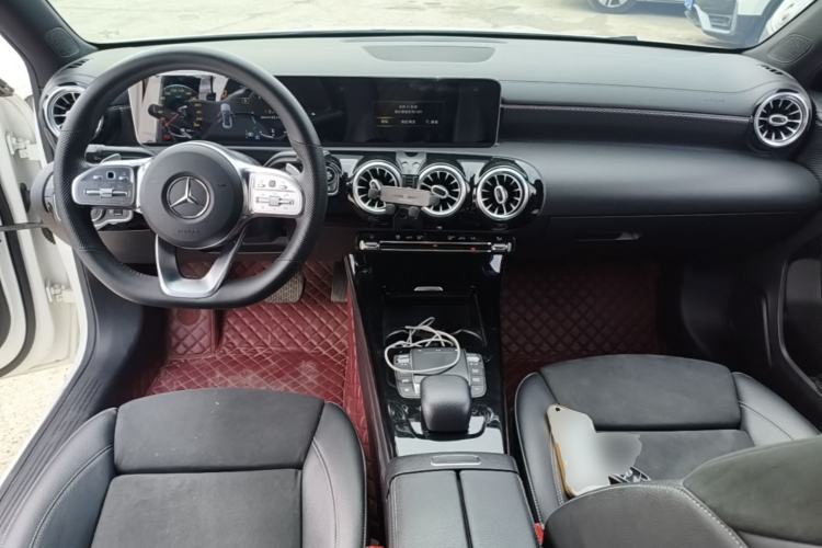 Used Mercedes-Benz A-Class 2020 Restyled A 200 L Sport Sedan Fashion Version Center Console