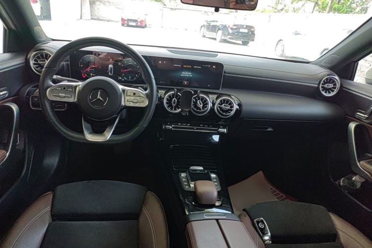 Used Mercedes-Benz A-Class 2020 Restyled A 200 L Sport Sedan Fashion Version Center Console
