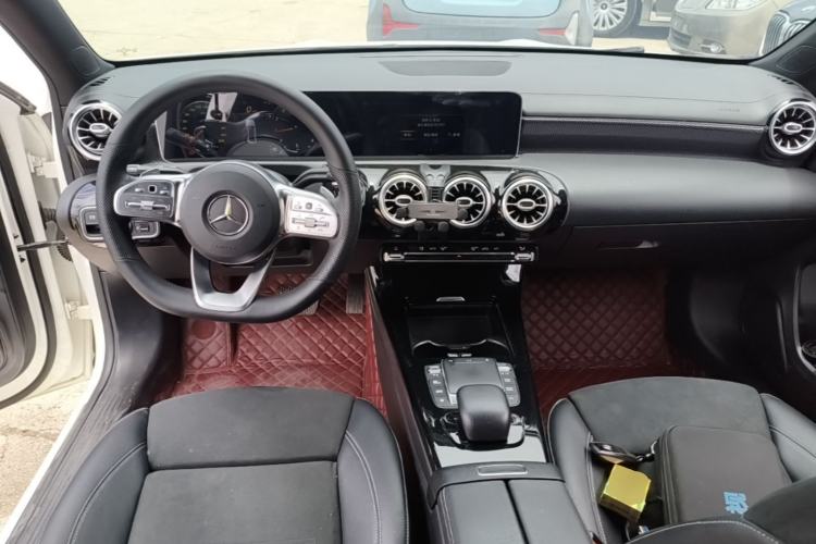 Used Mercedes-Benz A-Class 2020 Restyled A 200 L Sport Sedan Fashion Version Center Console
