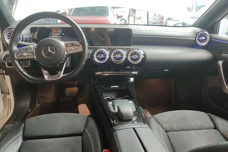 Used Mercedes-Benz A-Class 2020 Restyled A 200 L Sport Sedan Fashion Version Center Console