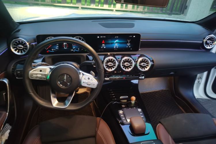 Used Mercedes-Benz A-Class 2020 Restyled A 200 L Sport Sedan Fashion Version Center Console