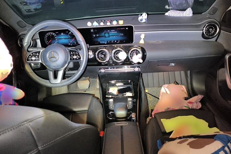 Used Mercedes-Benz A-Class 2020 Facelift A 180 L Sport Sedan Special Configuration Center Console