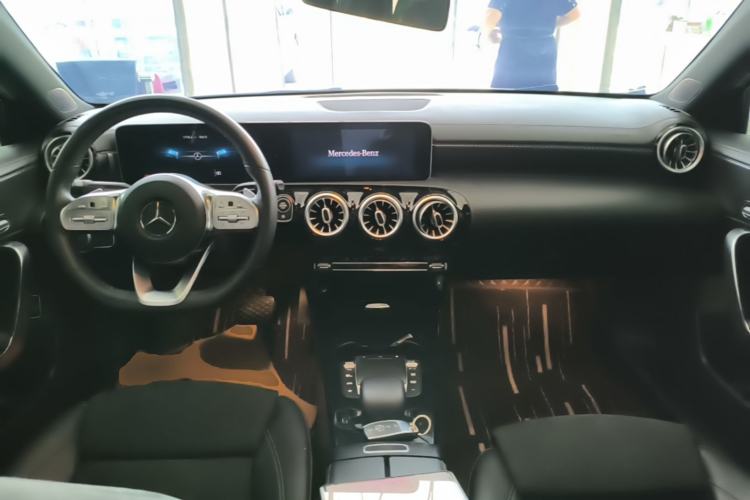 Used Mercedes-Benz A-Class 2020 Restyled A 200 L Sport Sedan Fashion Version Center Console