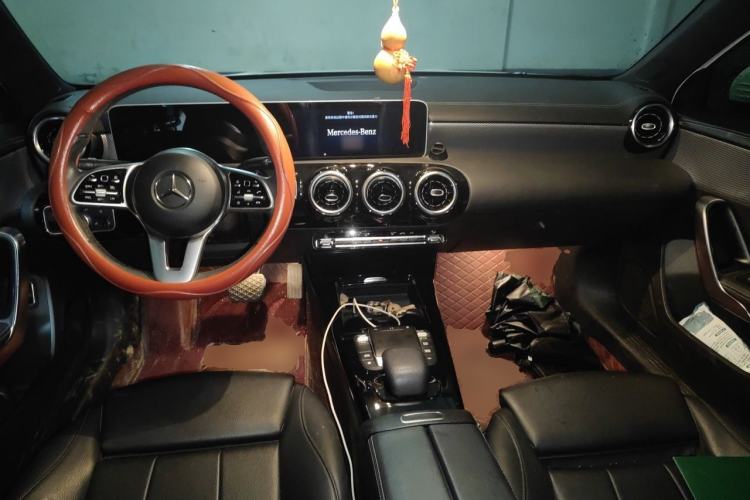 Used Mercedes-Benz A-Class 2020 Facelift A 180 L Sport Sedan Special Configuration Center Console