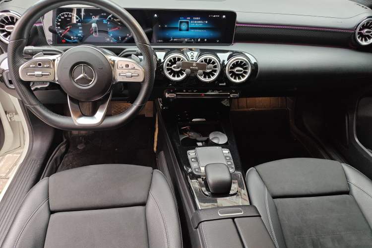 Used Mercedes-Benz A-Class 2020 Restyled A 200 L Sport Sedan Fashion Version Center Console