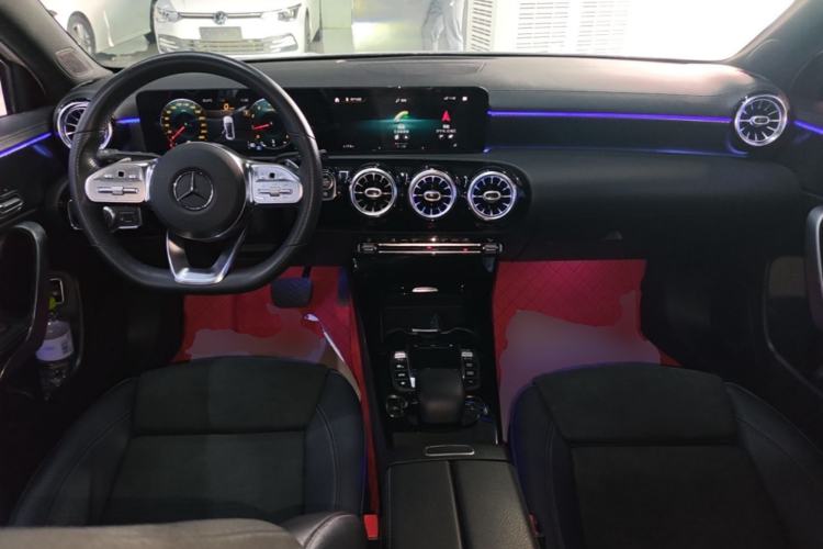 Used Mercedes-Benz A-Class 2020 Restyled A 200 L Sport Sedan Fashion Version Center Console