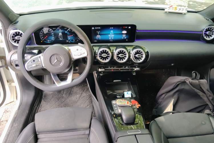Used Mercedes-Benz A-Class 2020 Restyled A 200 L Sport Sedan Fashion Version Center Console