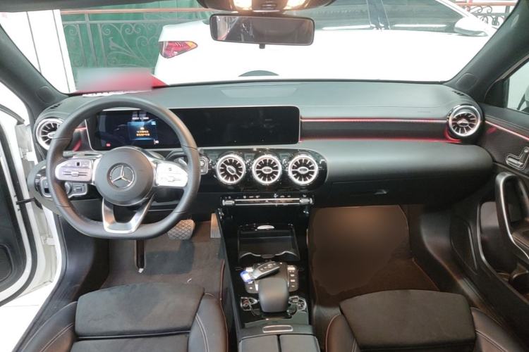 Used Mercedes-Benz A-Class 2020 Restyled A 200 L Sport Sedan Fashion Version Center Console