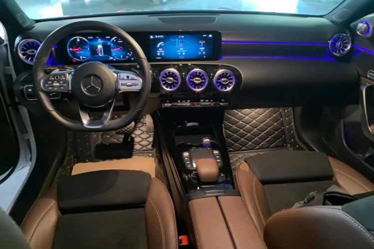 Used Mercedes-Benz A-Class 2020 Restyled A 200 L Sport Sedan Fashion Version Center Console