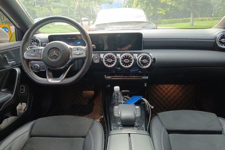 Used Mercedes-Benz A-Class 2020 Restyled A 200 L Sport Sedan Fashion Version Center Console