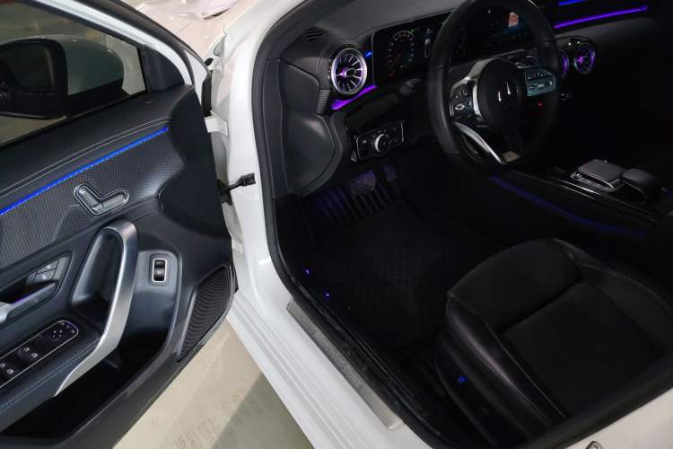 Used Mercedes-Benz A-Class 2020 Restyled A 200 L Sport Sedan Fashion Version Driver Seat