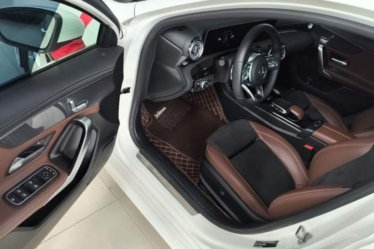 Used Mercedes-Benz A-Class 2020 Restyled A 200 L Sport Sedan Fashion Version Driver Seat
