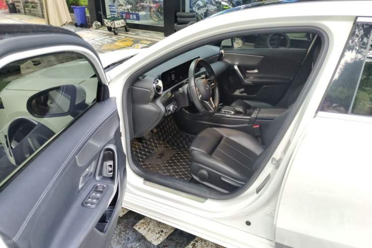 Used Mercedes-Benz A-Class 2020 Facelift A 180 L Sport Sedan Special Configuration Driver Seat