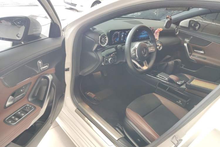 Used Mercedes-Benz A-Class 2020 Restyled A 200 L Sport Sedan Fashion Version Driver Seat