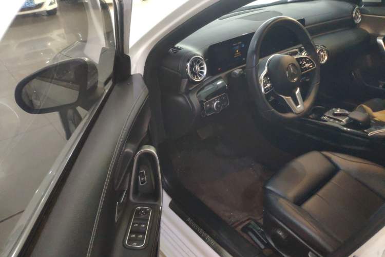 Used Mercedes-Benz A-Class 2020 Second Facelift A 180 L Sport Sedan Driver Seat
