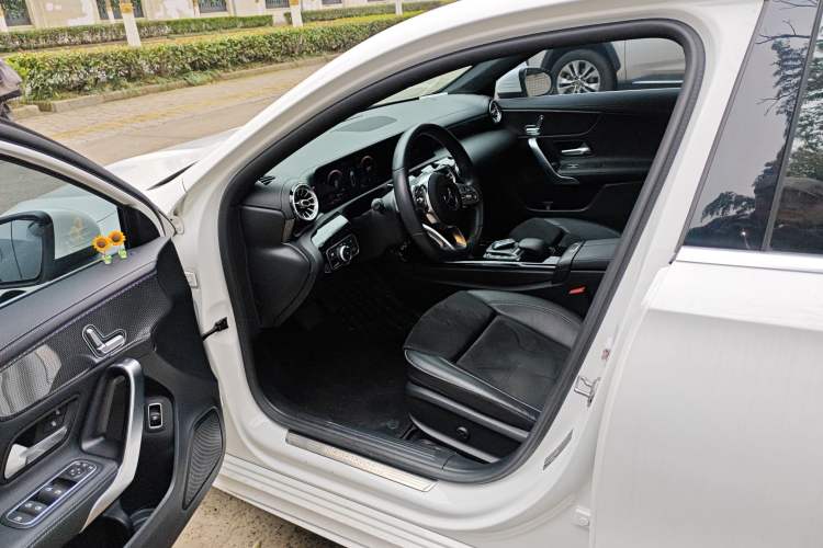 Used Mercedes-Benz A-Class 2020 Restyled A 200 L Sport Sedan Fashion Version Driver Seat