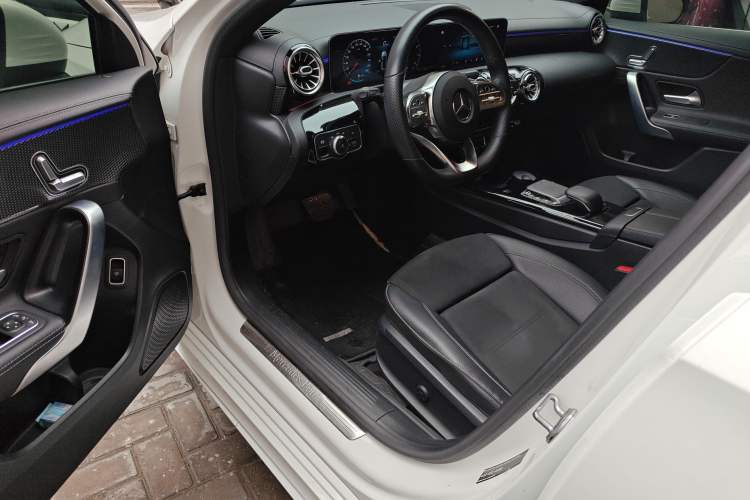 Used Mercedes-Benz A-Class 2020 Restyled A 200 L Sport Sedan Fashion Version Driver Seat