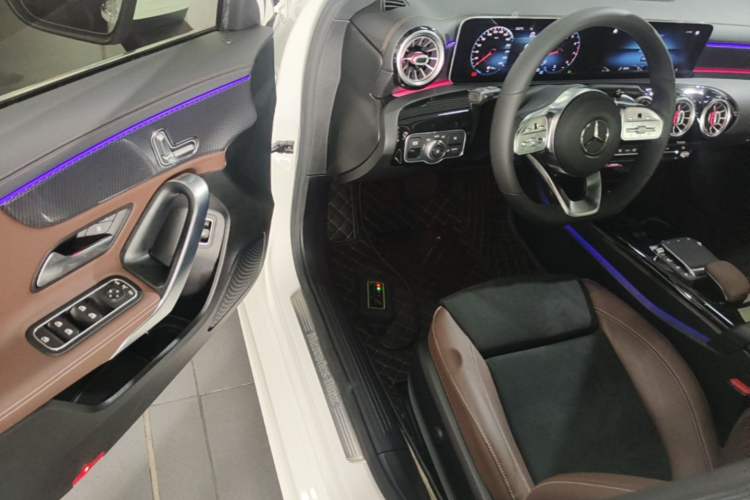 Used Mercedes-Benz A-Class 2020 Restyled A 200 L Sport Sedan Fashion Version Driver Seat