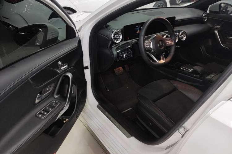 Used Mercedes-Benz A-Class 2020 Restyled A 200 L Sport Sedan Fashion Version Driver Seat