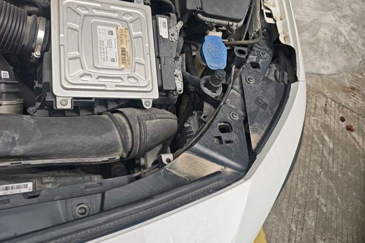 Used Mercedes-Benz A-Class 2020 A 200 L Sport Sedan Engine Bay Left