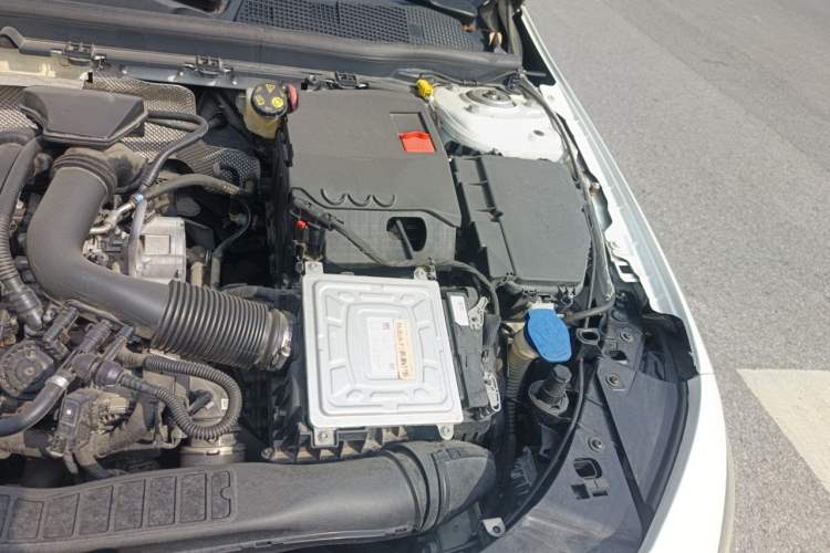 Used Mercedes-Benz A-Class 2020 A 200 L Sport Sedan Engine Bay Left