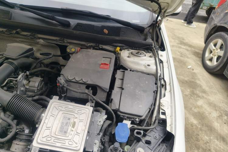 Used Mercedes-Benz A-Class 2020 Restyled A 200 L Sport Sedan Fashion Version Engine Bay Left
