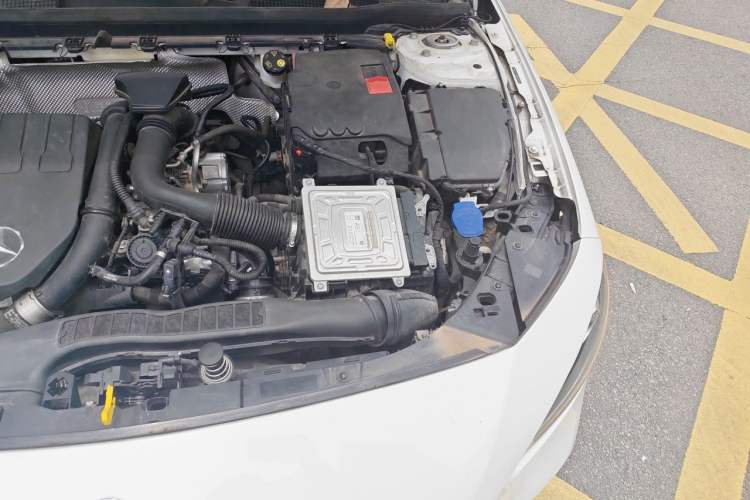 Used Mercedes-Benz A-Class 2020 Restyled A 200 L Sport Sedan Fashion Version Engine Bay Left