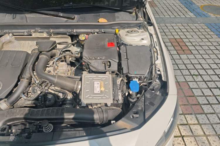 Used Mercedes-Benz A-Class 2020 Second Facelift A 180 L Sport Sedan Engine Bay Left
