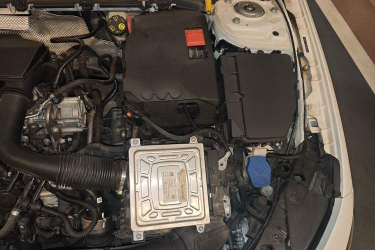 Used Mercedes-Benz A-Class 2020 Restyled A 200 L Sport Sedan Fashion Version Engine Bay Left