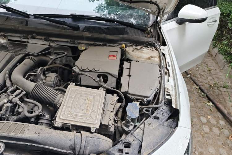 Used Mercedes-Benz A-Class 2020 Restyled A 200 L Sport Sedan Fashion Version Engine Bay Left