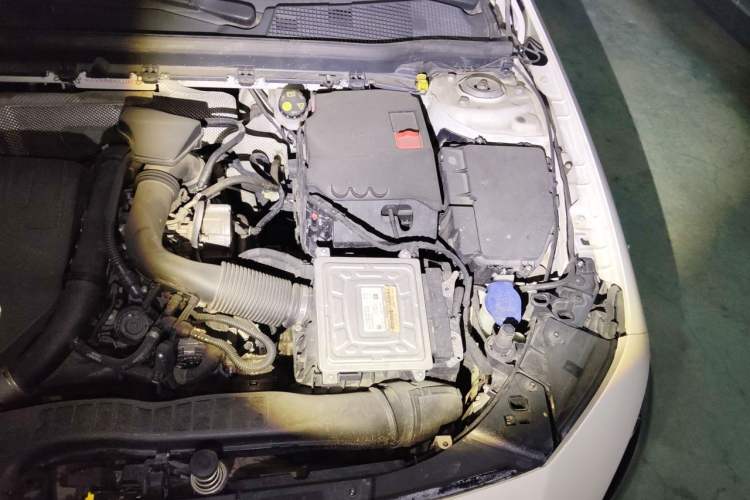 Used Mercedes-Benz A-Class 2020 Restyled A 200 L Sport Sedan Fashion Version Engine Bay Left