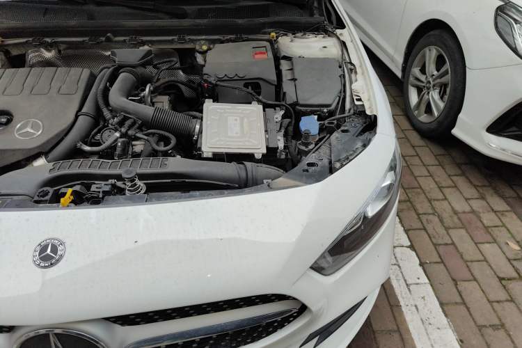 Used Mercedes-Benz A-Class 2020 Restyled A 200 L Sport Sedan Fashion Version Engine Bay Left