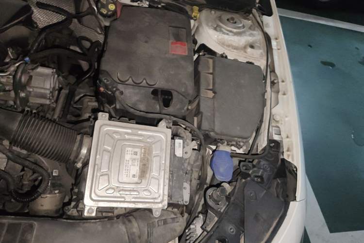 Used Mercedes-Benz A-Class 2020 A 200 L Sport Sedan Engine Bay Left