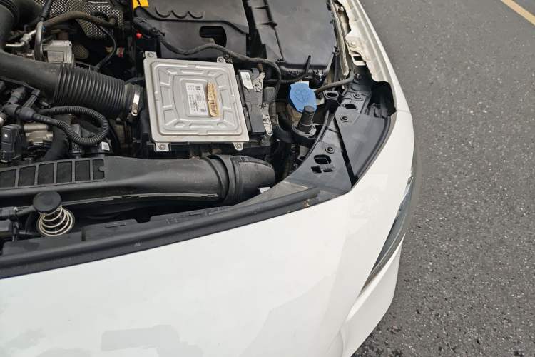 Used Mercedes-Benz A-Class 2020 A 200 L Sport Sedan Engine Bay Left