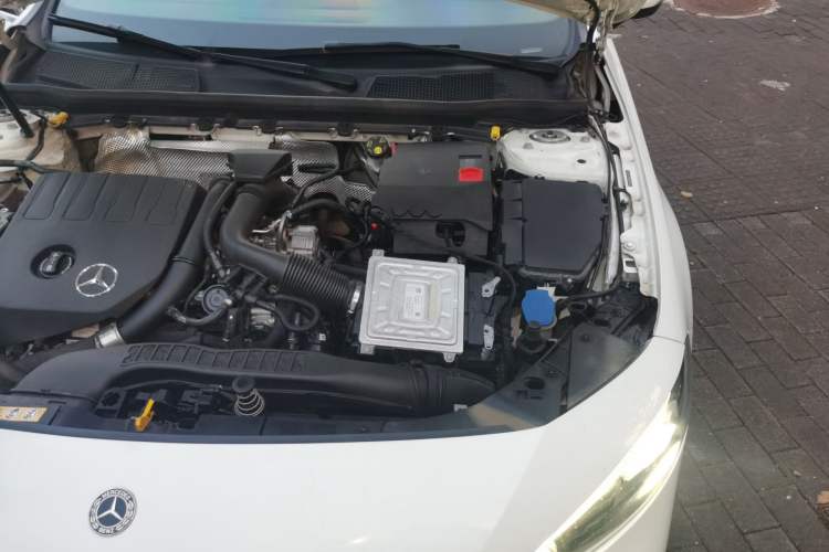 Used Mercedes-Benz A-Class 2020 Restyled A 200 L Sport Sedan Fashion Version Engine Bay Left