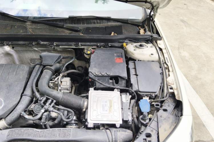 Used Mercedes-Benz A-Class 2020 A 200 L Engine Bay Left